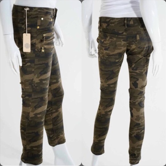 LAST PAIR‼️Army Camo Ankle Cropped Skinny Pants - Picture 2 of 4